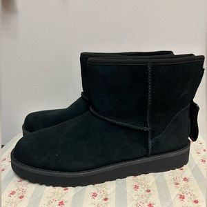 UggPlush black zip up ankle boots